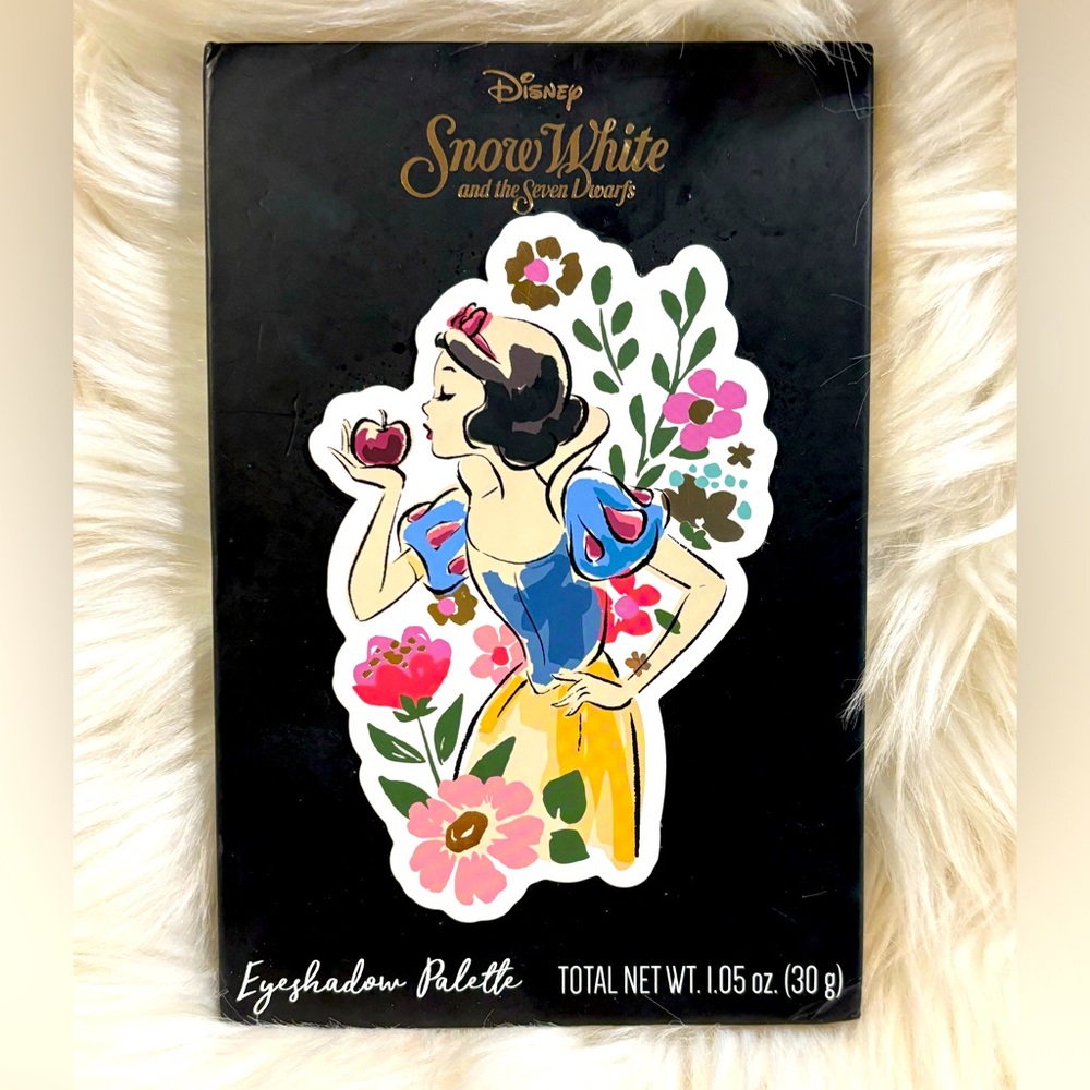 Disney Snow White Eyeshadow Palette NEW